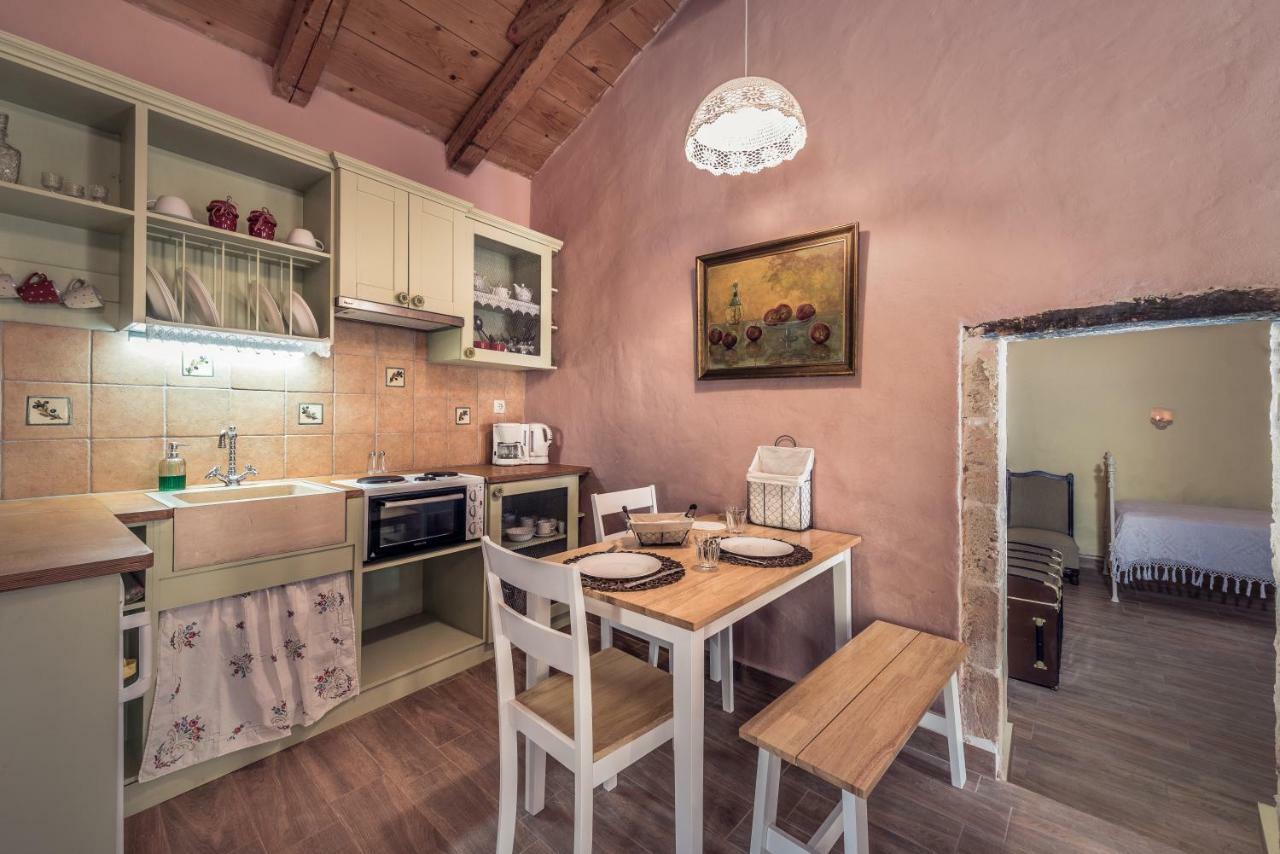 La Casa Di Nonna Guest House Korithion ภายนอก รูปภาพ