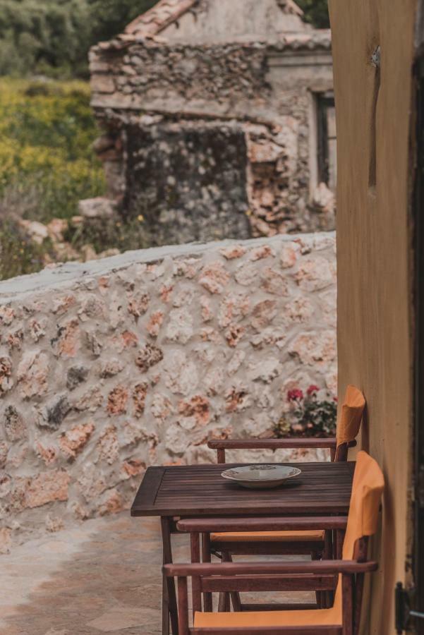 La Casa Di Nonna Guest House Korithion ภายนอก รูปภาพ