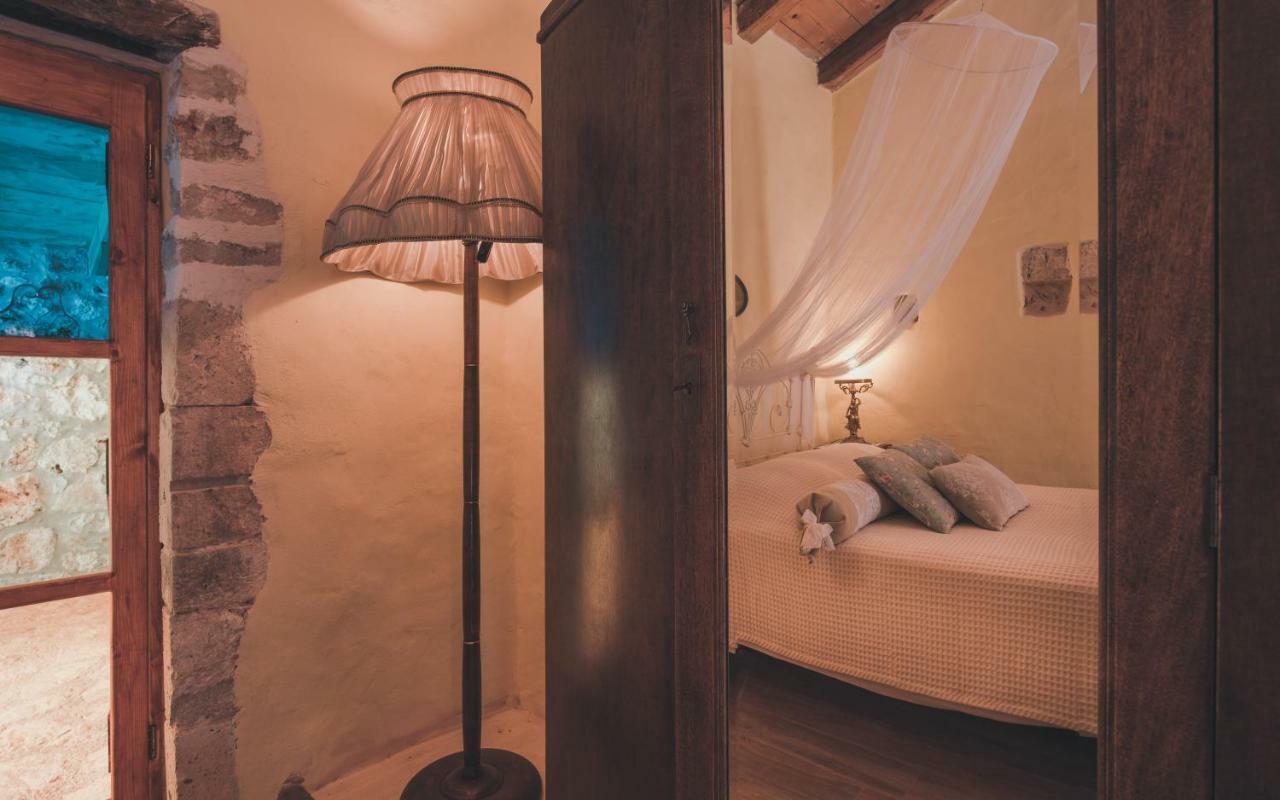 La Casa Di Nonna Guest House Korithion ภายนอก รูปภาพ