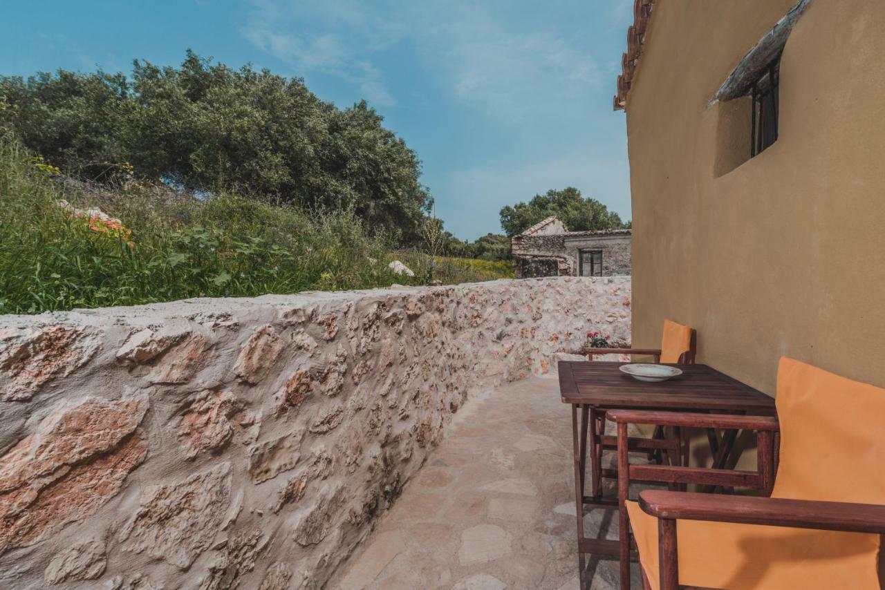 La Casa Di Nonna Guest House Korithion ภายนอก รูปภาพ